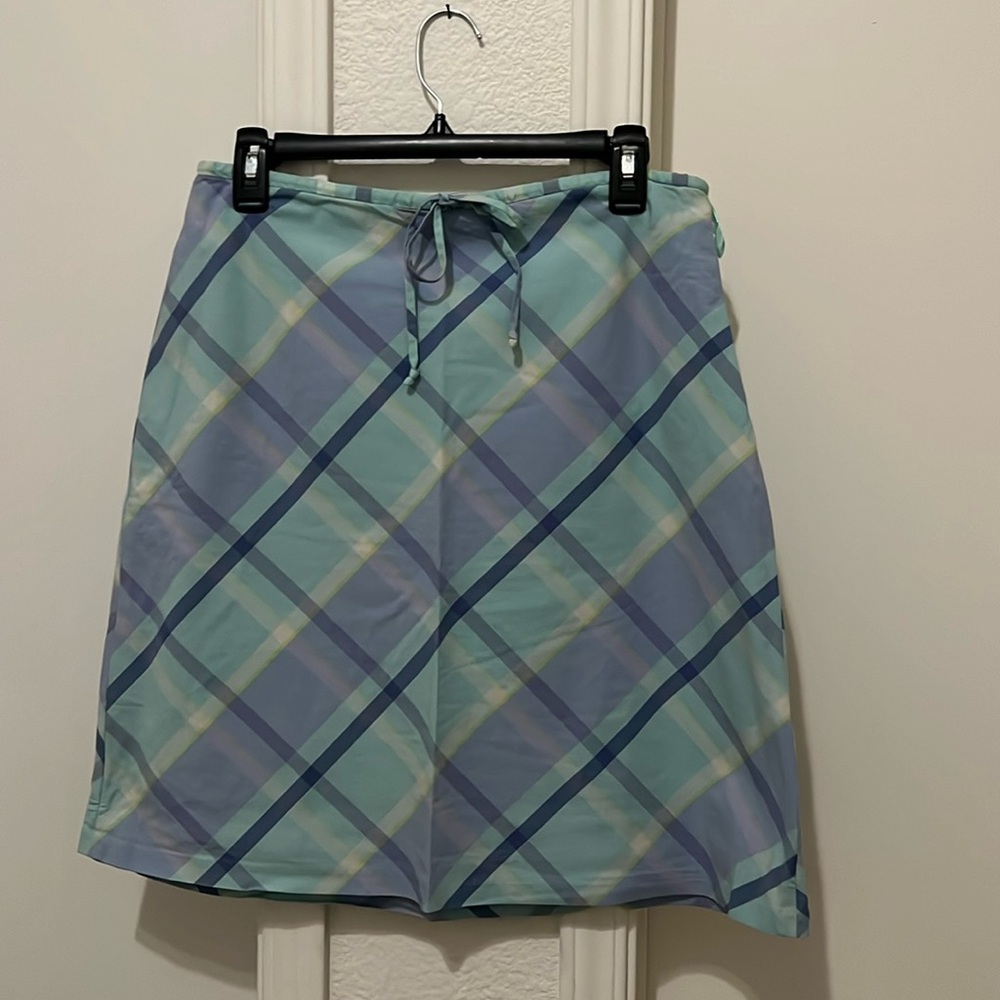Gap skirt
